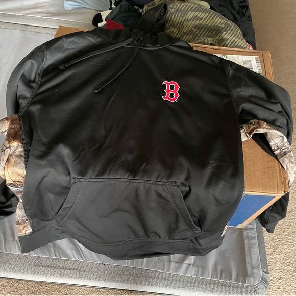 Boston RedSox Hoodie - Picture 1 of 3